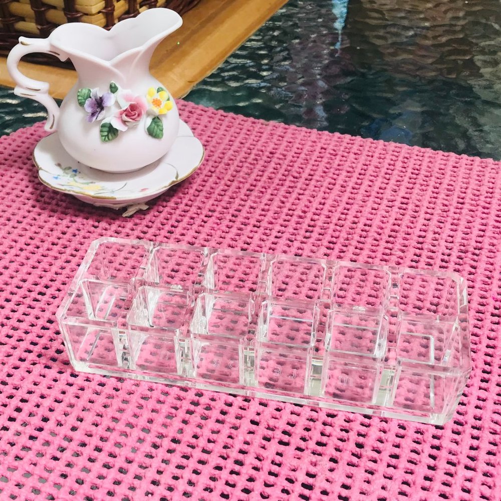 💋Acrylic Lipstick Organizer — Clear, Compact & Chic